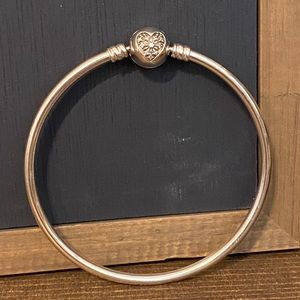 Limited Edition Heart of Winter Pandora Bangle 19